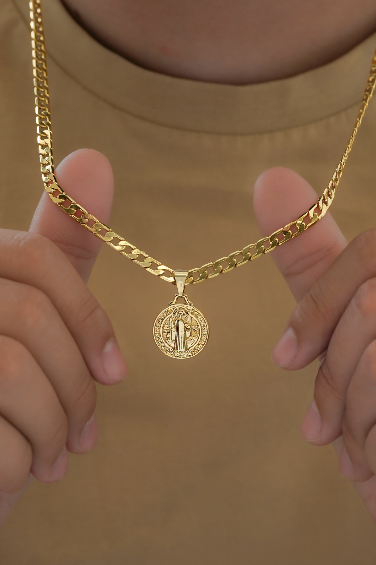 D Medalla de San Benito